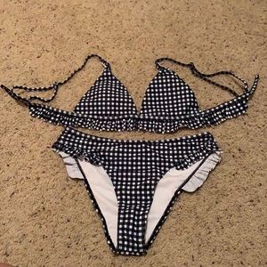 New/Never Worn Ruffle Patterned Bikini